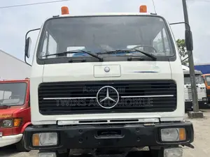 Mercedes-Benz 1617 Water Tanker
