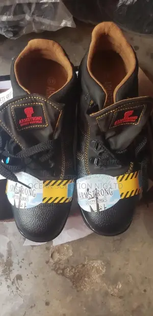 Safety Shoes All Sizes Available For Supply