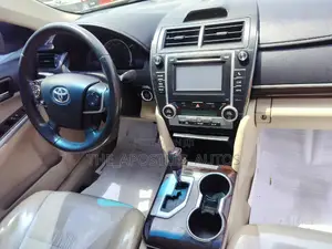 Toyota Camry 2014 Gold