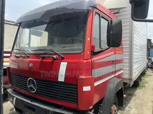 Mercedes-Benz 814 Container Body