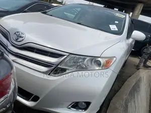 Toyota Venza V6 AWD 2011 White