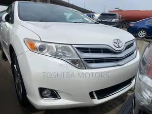 Toyota Venza V6 AWD 2011 White