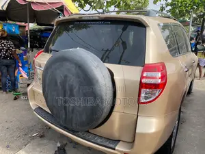 Toyota RAV4 2.5 Sport 2011 Gold