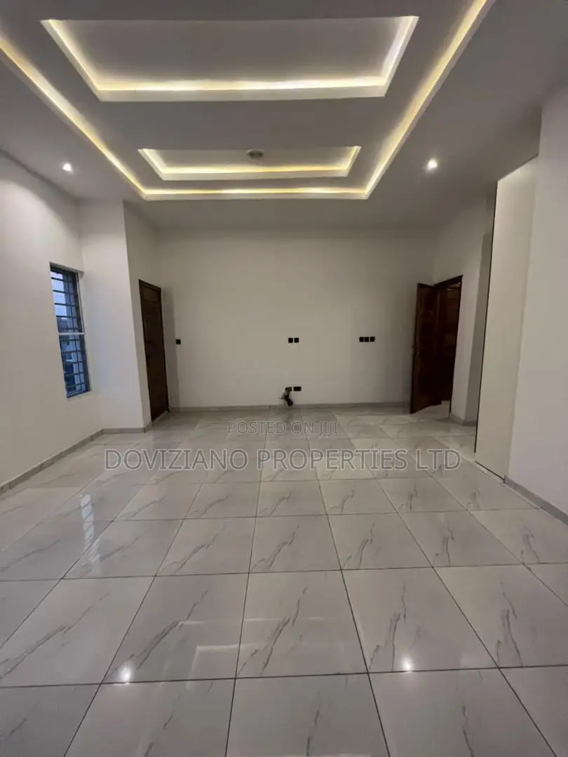 5bdrm Duplex in Agungi for sale