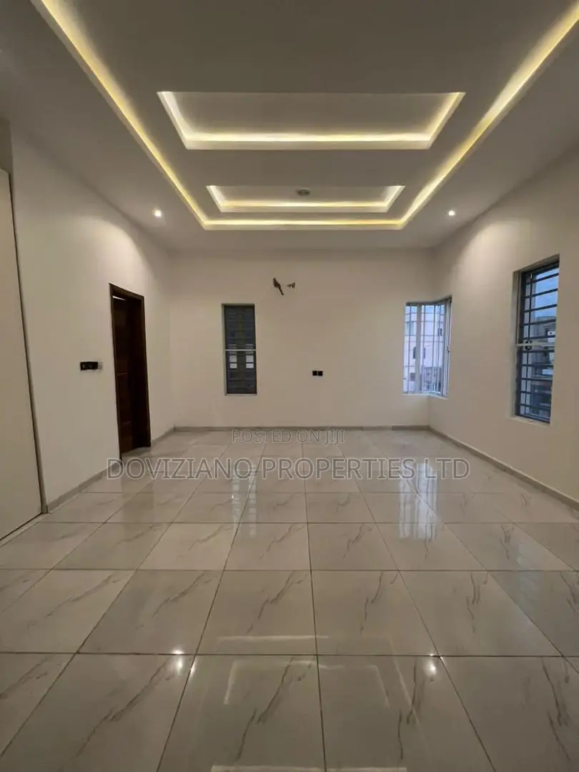 5bdrm Duplex in Agungi for sale