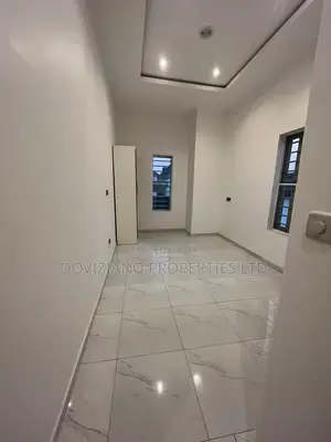 5bdrm Duplex in Agungi for sale