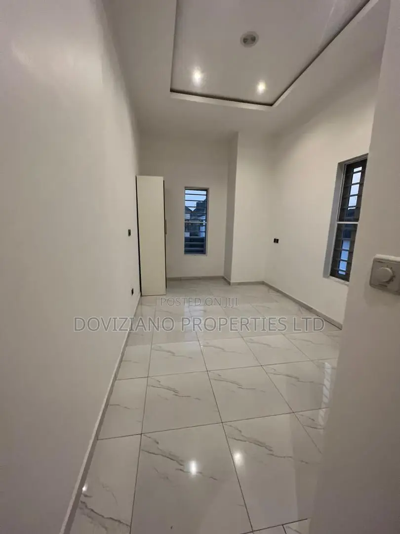 5bdrm Duplex in Agungi for sale