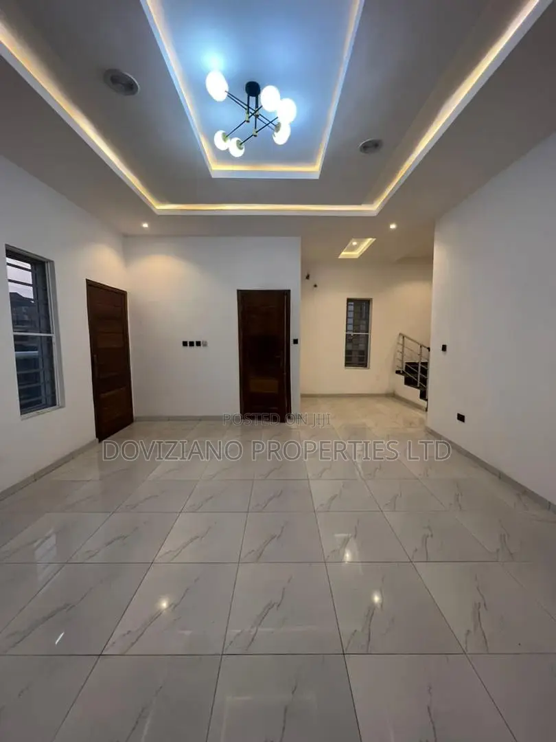 5bdrm Duplex in Agungi for sale