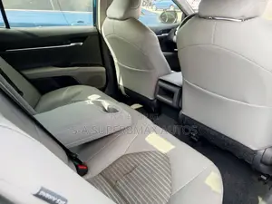 Toyota Camry SE FWD (2.5L 4cyl 8AM) 2018 Black