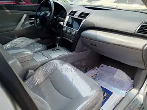 Toyota Camry 2010 Silver