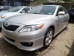 Toyota Camry 2010 Silver