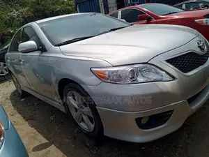 Toyota Camry 2010 Silver
