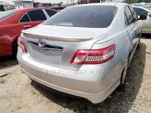Toyota Camry 2010 Silver