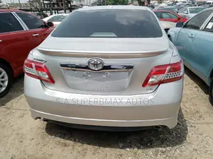 Toyota Camry 2010 Silver