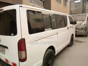 Luxurious Hiace Bus for Hire
