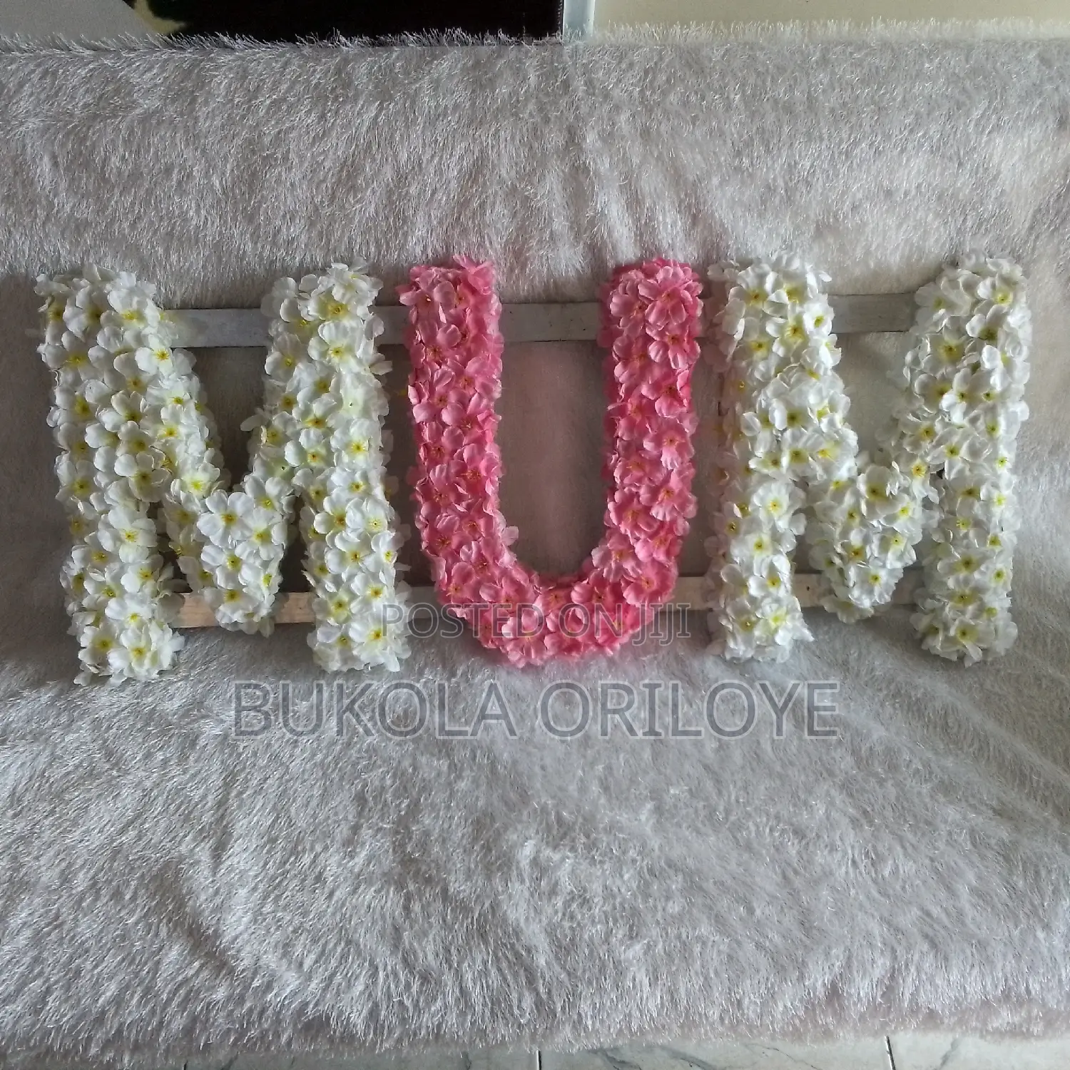 White Mum Wreath