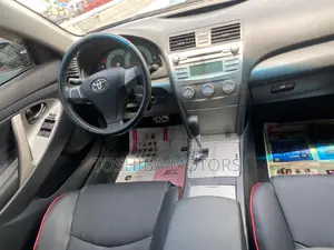 Toyota Camry SE 4dr Sedan (2.5L 4cyl 6A) 2011 Gray
