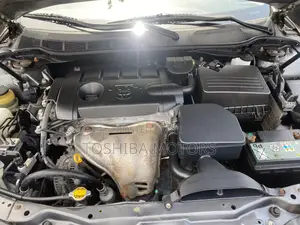 Toyota Camry SE 4dr Sedan (2.5L 4cyl 6A) 2011 Gray