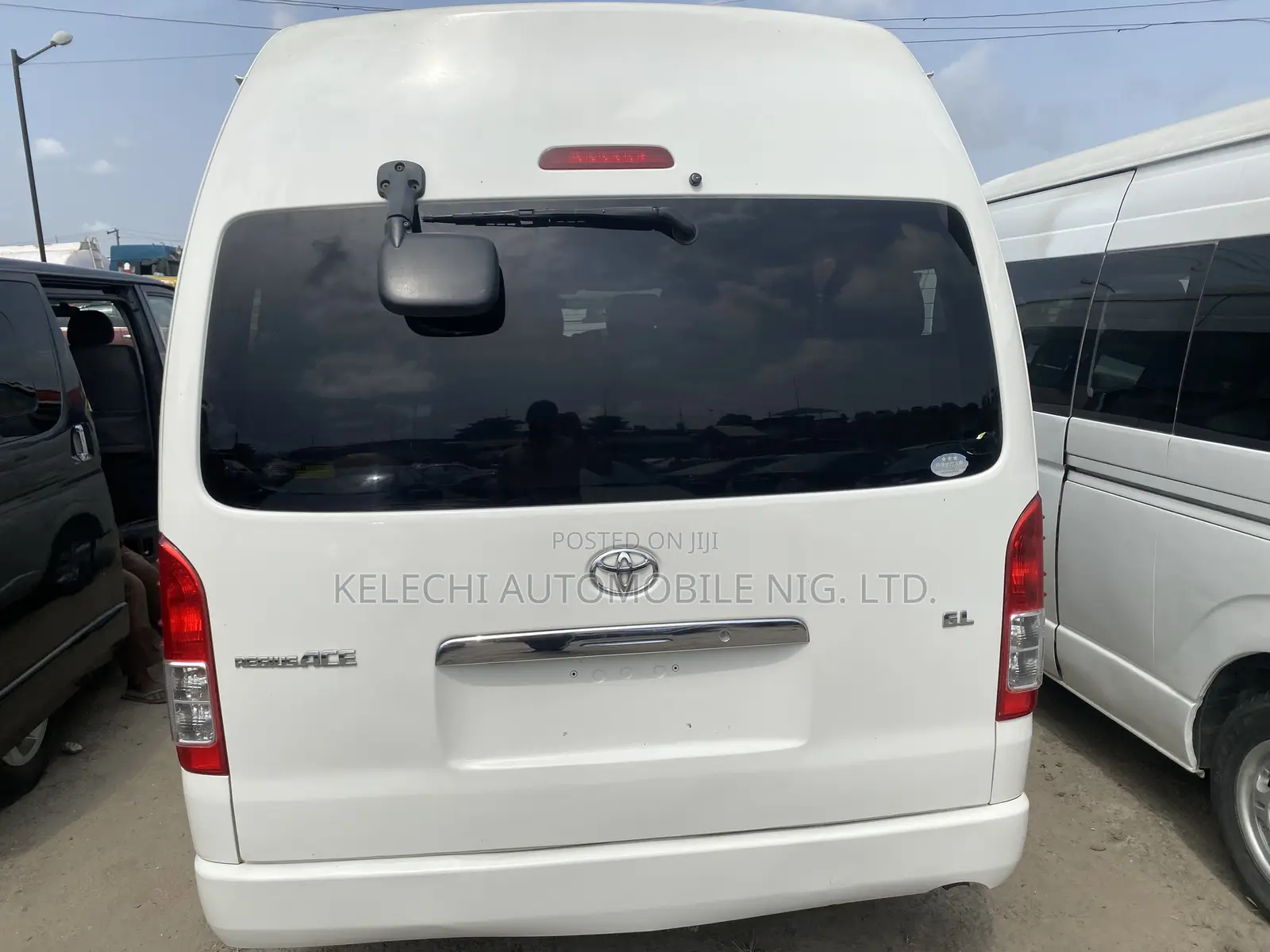 Toyota HiAce 2016 White