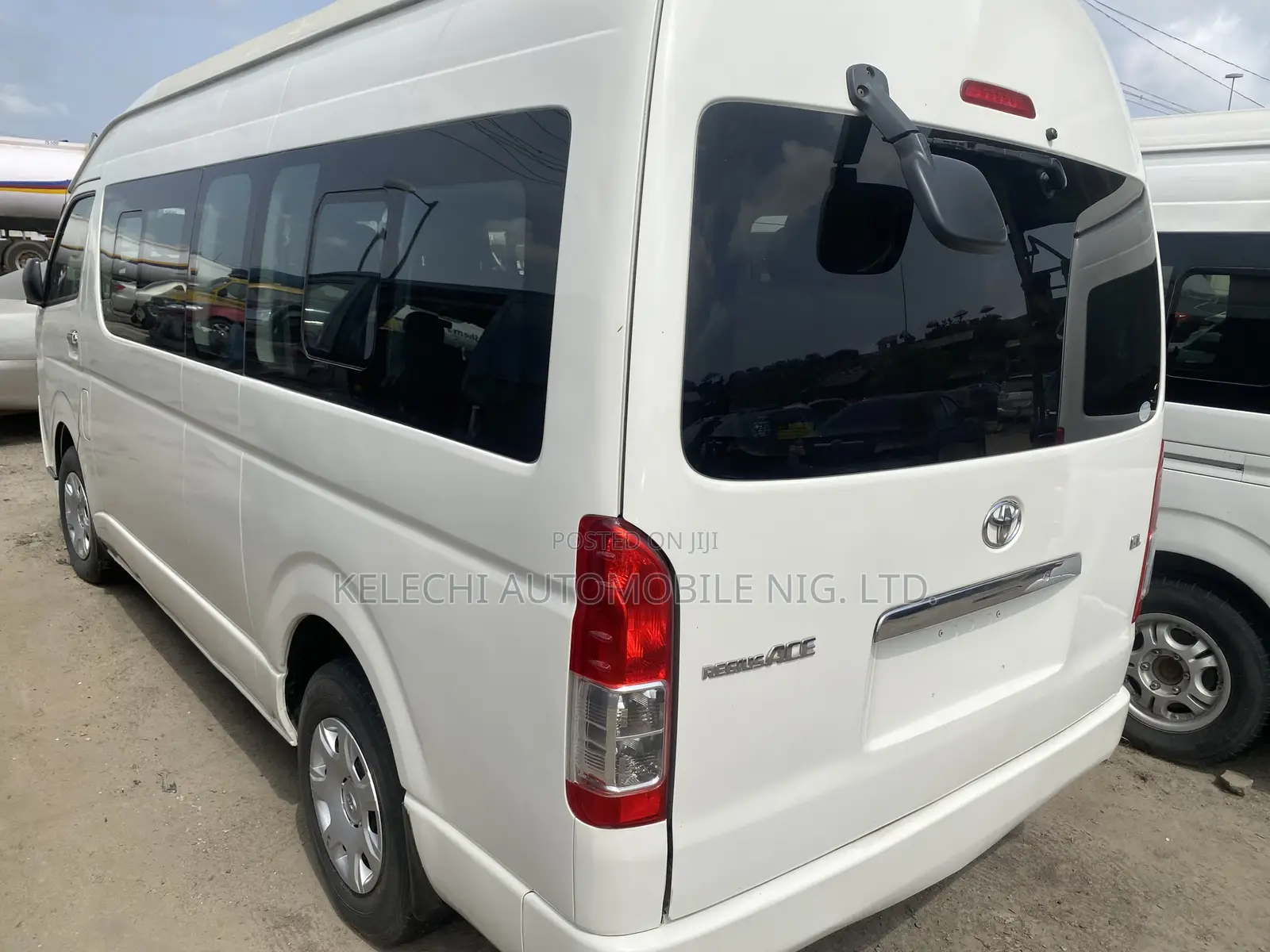 Toyota HiAce 2016 White