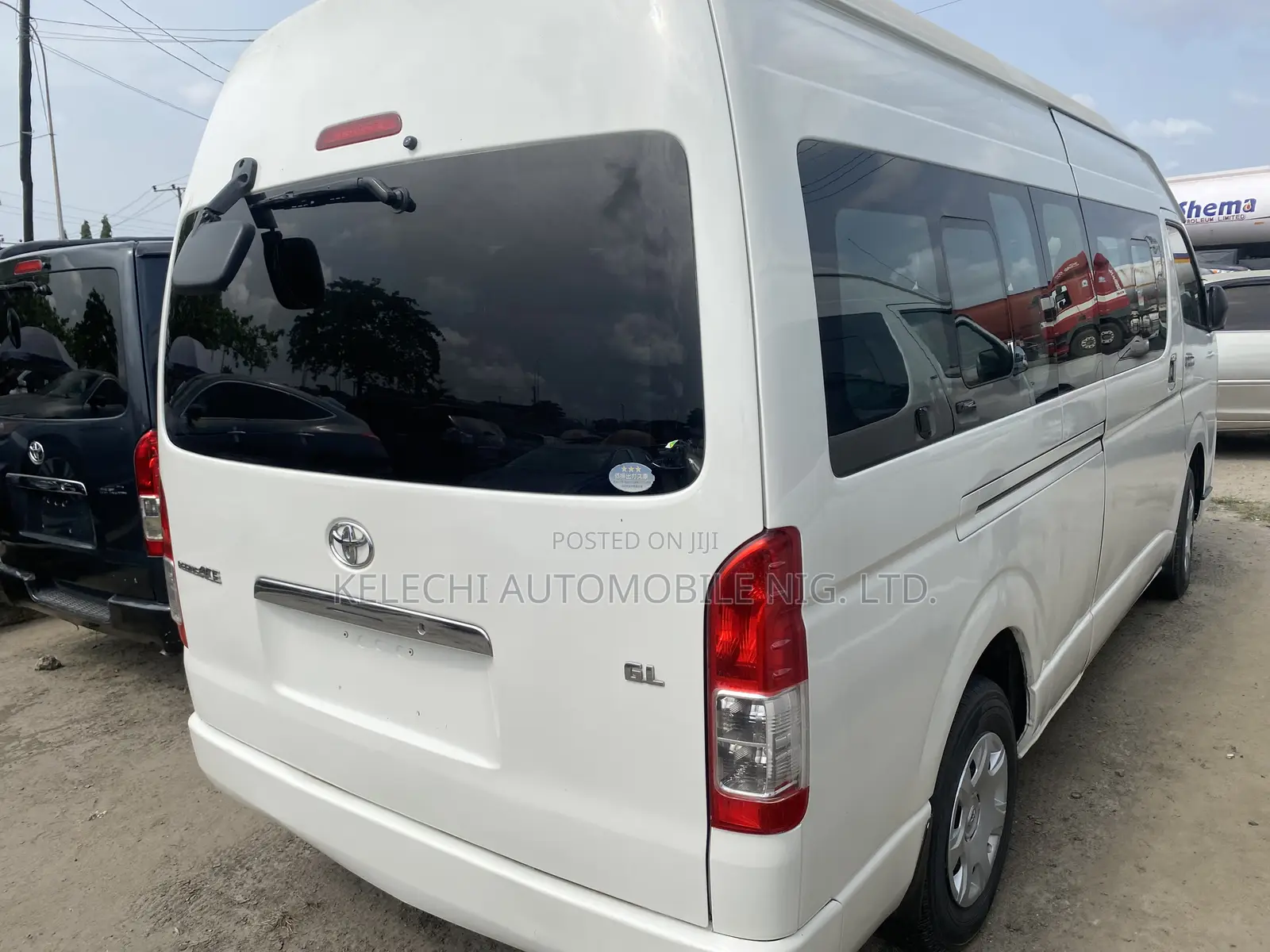 Toyota HiAce 2016 White