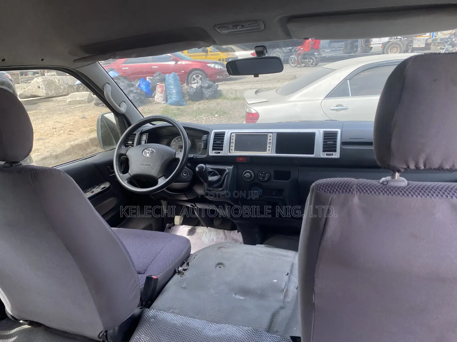 Toyota HiAce 2016 White