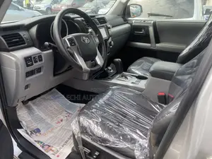 Toyota 4-Runner 2015 Silver
