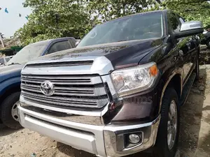 Toyota Tundra 2018 Brown