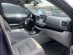 Toyota Highlander 2015 Blue