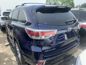 Toyota Highlander 2015 Blue