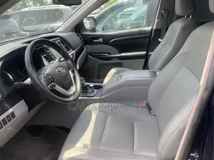 Toyota Highlander 2015 Blue