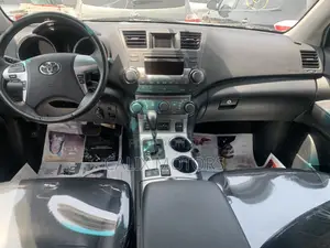 Toyota Highlander 2012 Silver