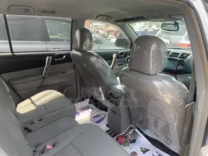 Toyota Highlander 2010 Silver