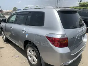 Toyota Highlander 2010 Silver