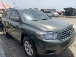 Toyota Highlander 2010 Green