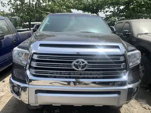 Toyota Tundra 2018 Brown
