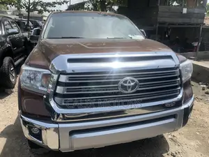 Toyota Tundra 2018 Brown