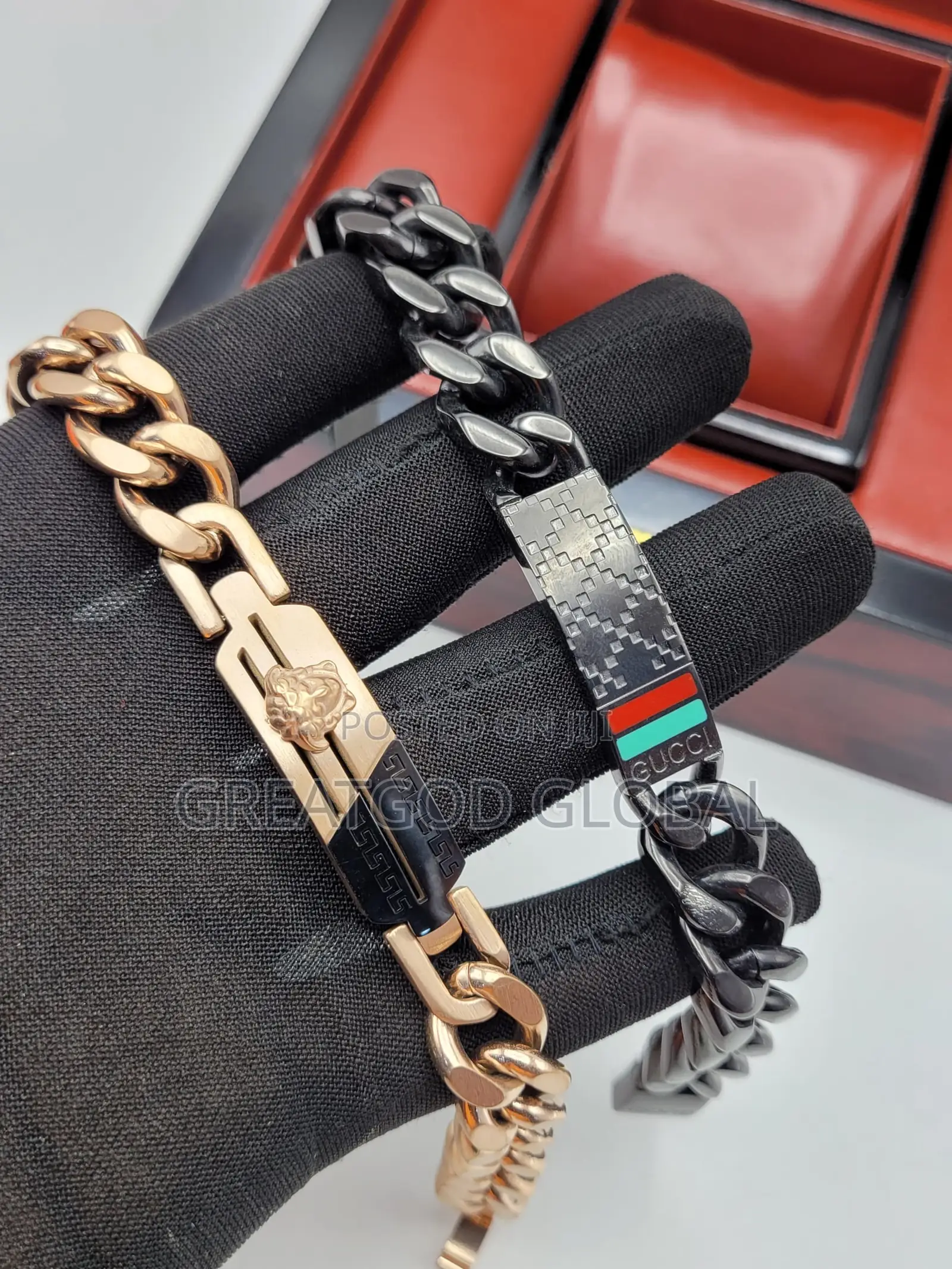 Designers Hand Chain