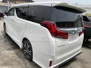Toyota Alphard 2022 White