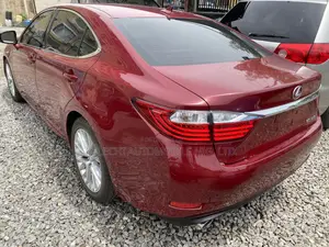 Lexus ES 2014 Red