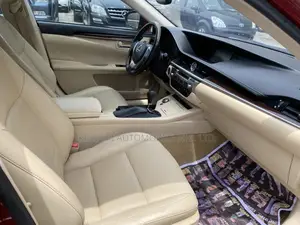 Lexus ES 2014 Red