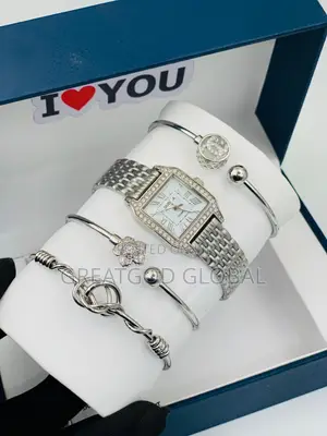 Designers Ladies Watch Set. Wristwatch and Bracelet