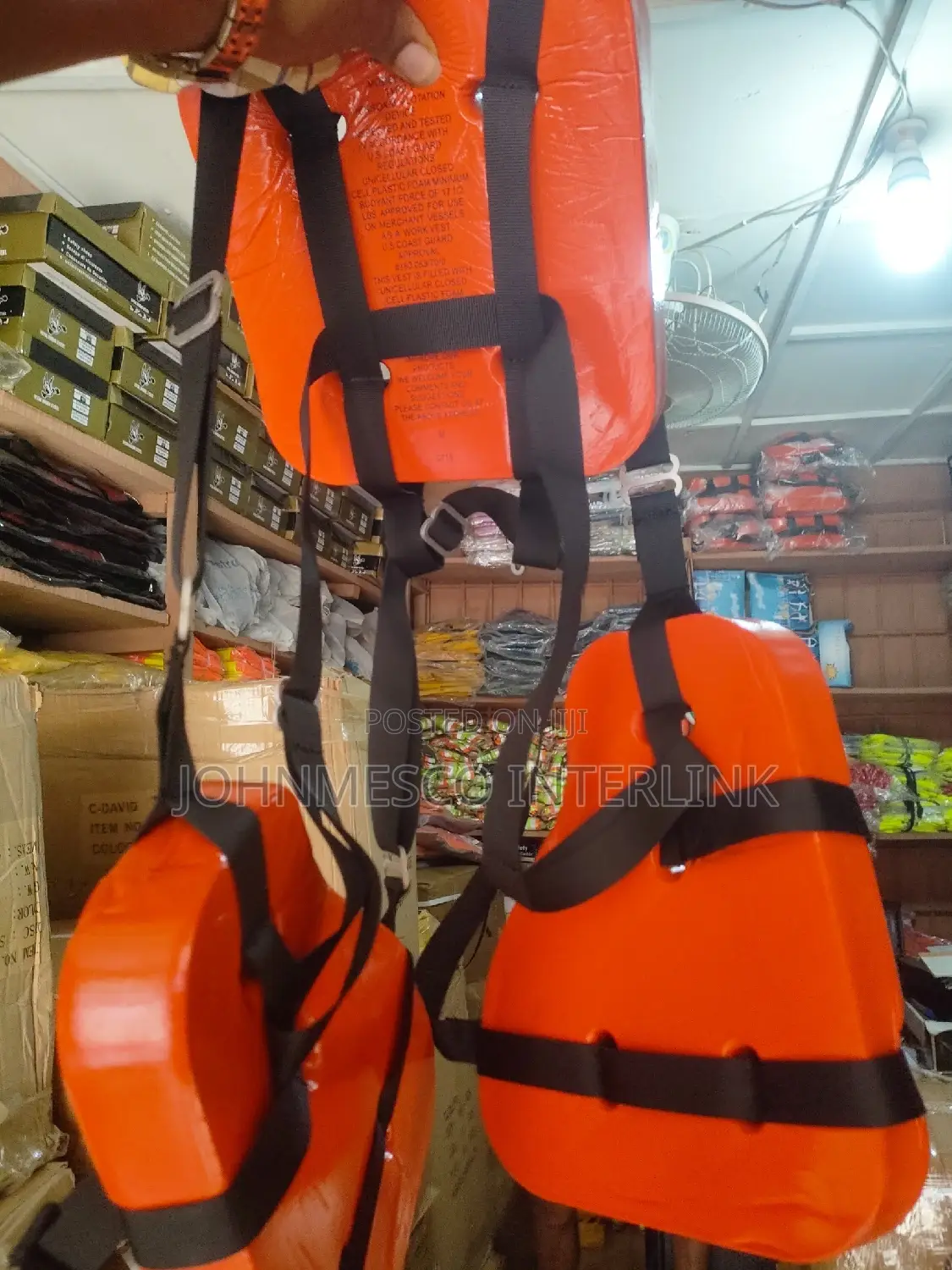 3 Picking Life Jacket