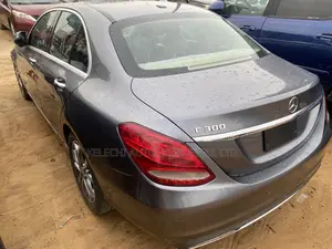 Mercedes-Benz C300 2016 Gray