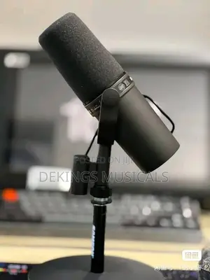 Shure SM7B Cardioid Dynamic Microphone