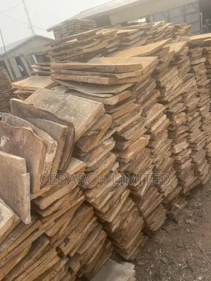 Wood Pallets for Laying Blocks
