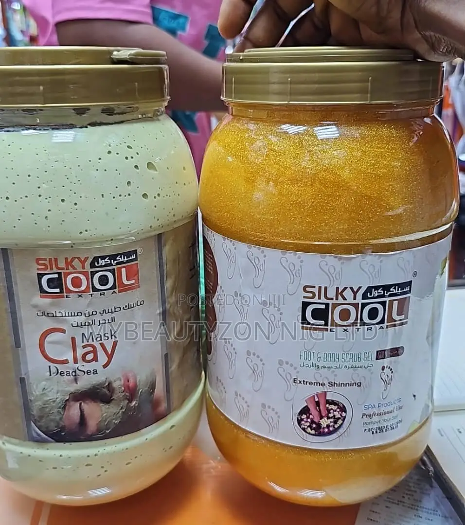 Silky Cool Clay Mask Scrub