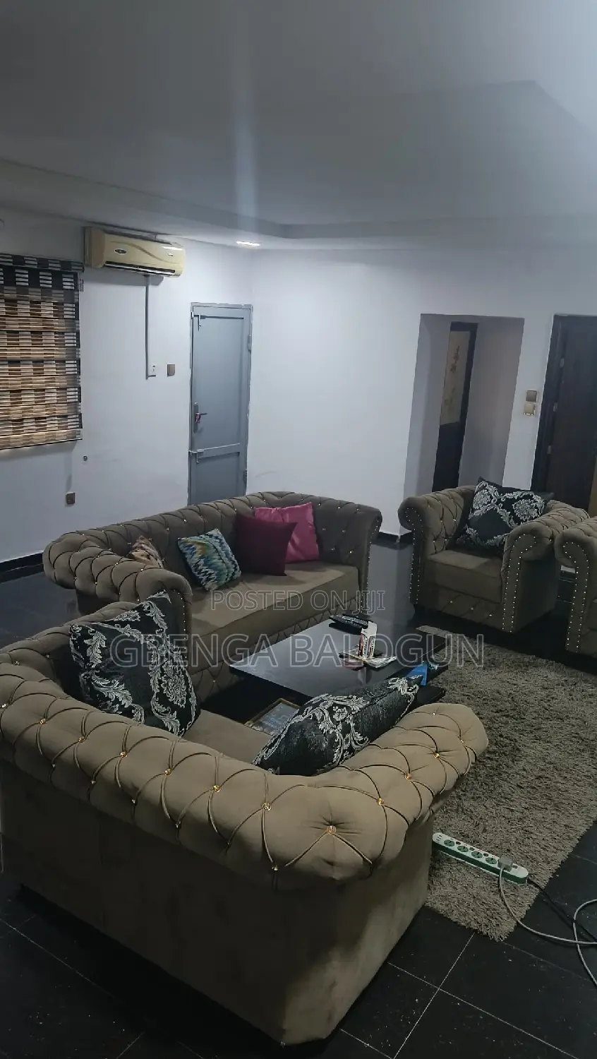 3 Bedrooms Shared Apartment
