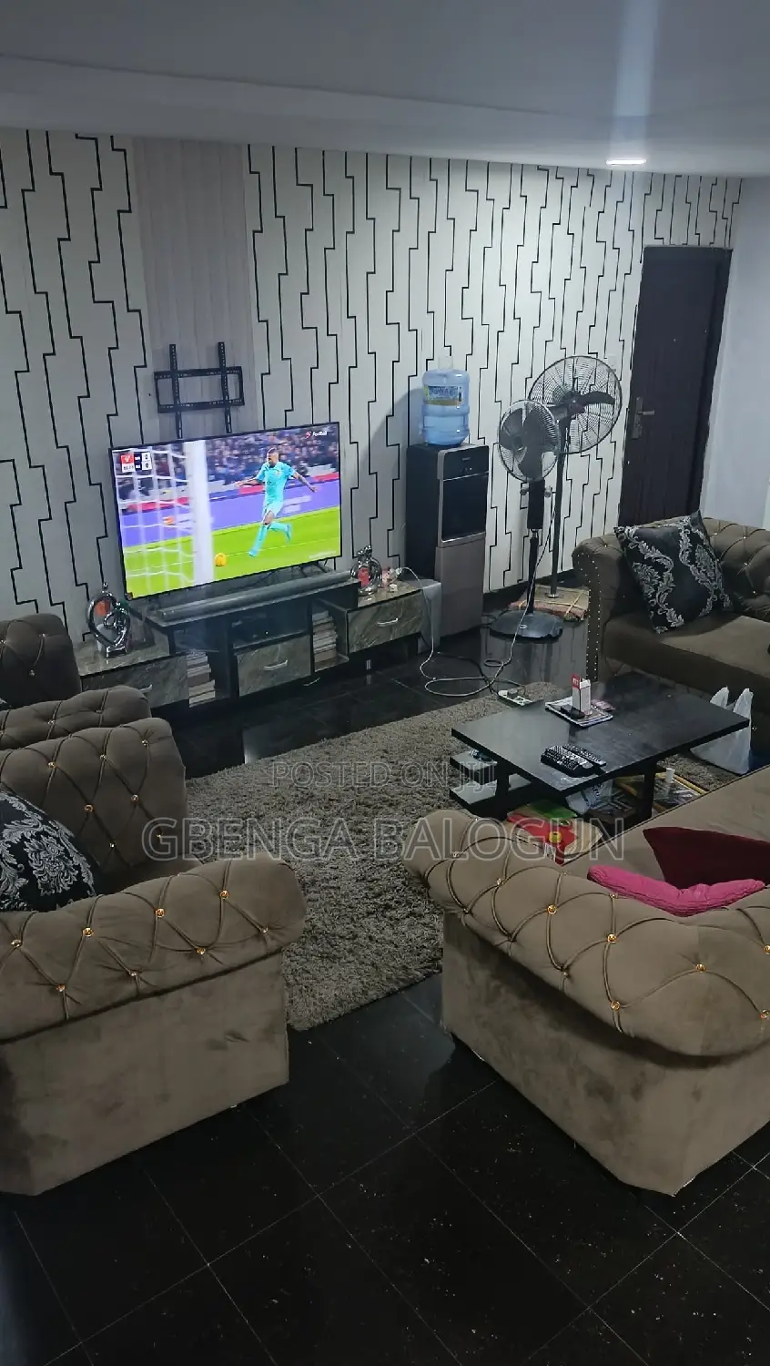 3 Bedrooms Shared Apartment