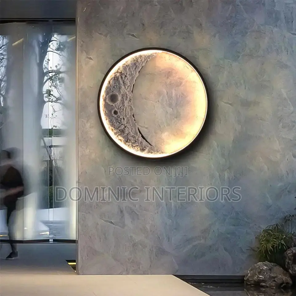 Minimalistic Black/Gold Wall Light